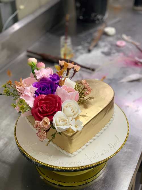 Gold-Floral-Art-Cakes