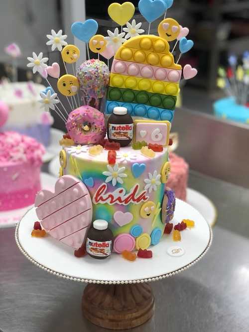 Girls-Birthday-3D-Cake-Online