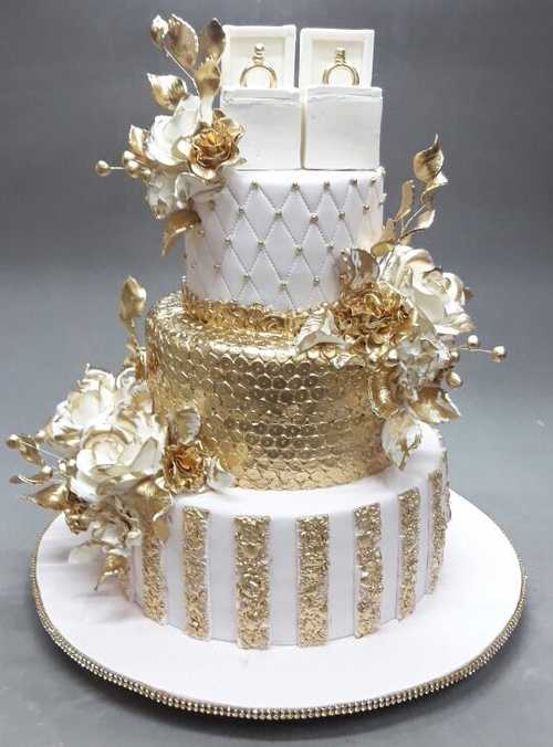 custom-luxury-collection-cake